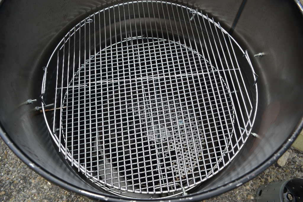 Zwei 57er Weber Grillroste